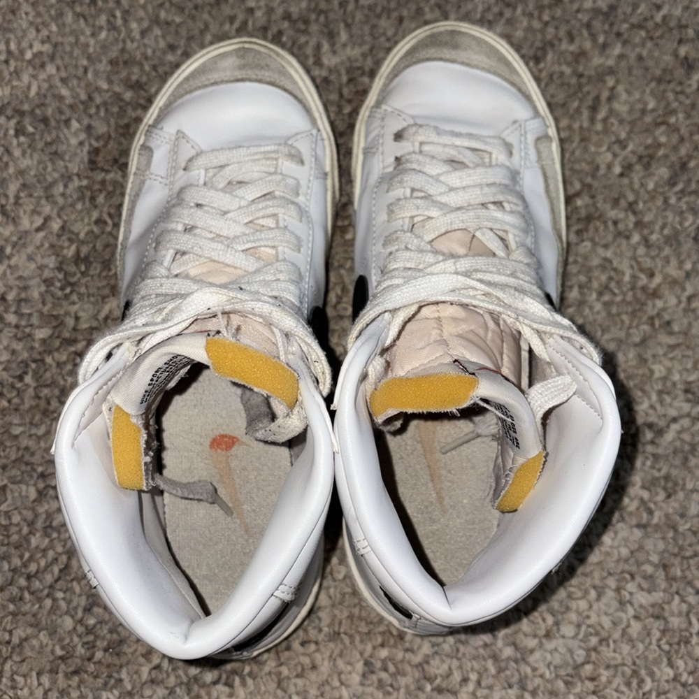 Nike White High-Top Sneakers with Black Swoosh - Picture 7 of 7
